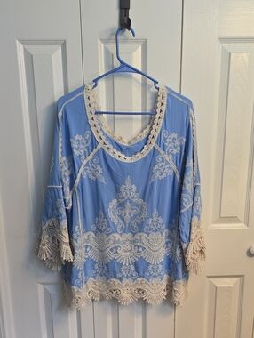 Source Unknown Blue Top with Cream Lace Trim